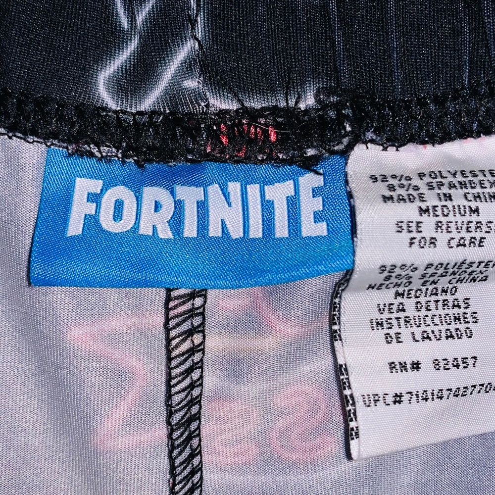FORTNITE MENS RARE LIMITED EDITION ITEM